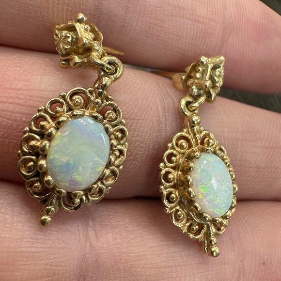 14K yellow gold and Australian opals dangle filigree Victorian style